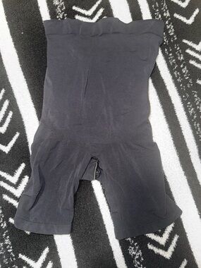 NWOT Skims High-Waist Black Shapewear Shorts SIZE 3XL BLACK